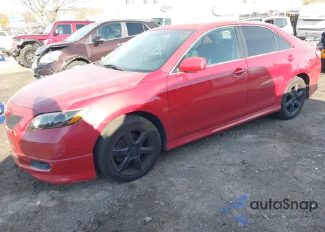 2007 Toyota Camry Se z USA, uszkodzony, nr VIN 4T1BE46K97U077409